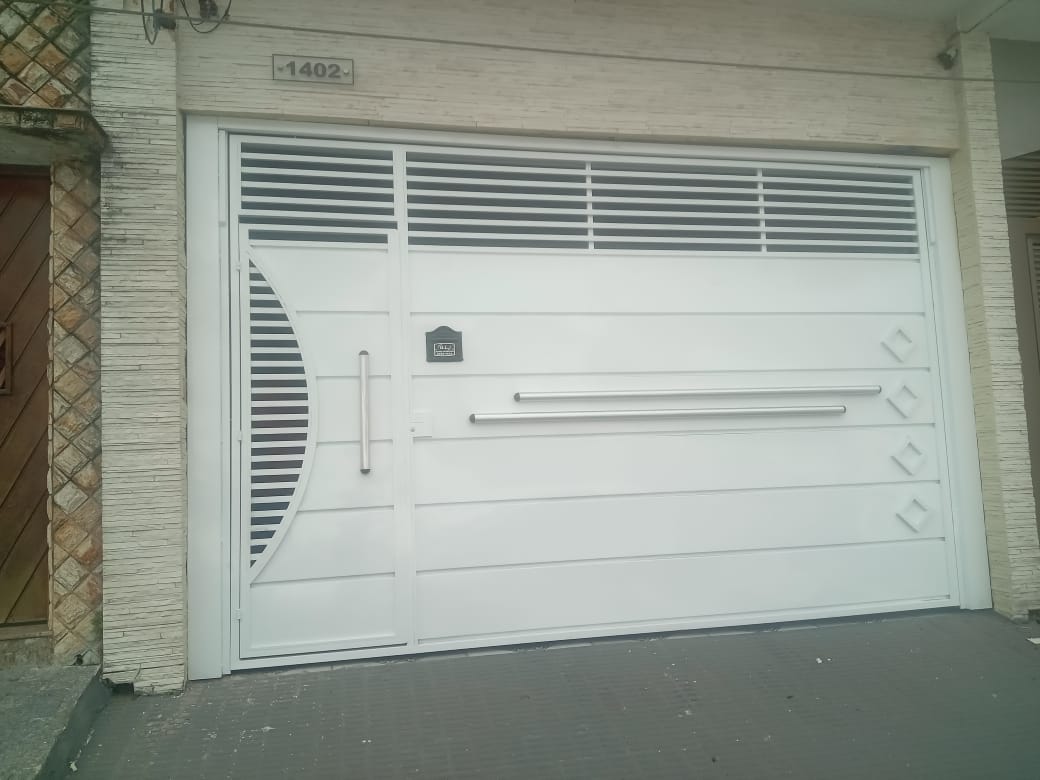 Portão branco personalizado